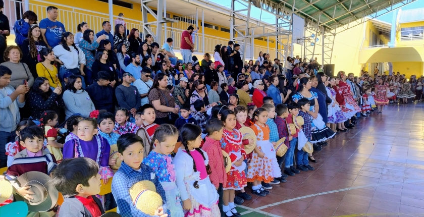 Los/as estudiantes de primer ciclo realizaron su acto de fiestas patrias